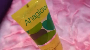 Perks of Ahaglow Face Wash Moisturizer